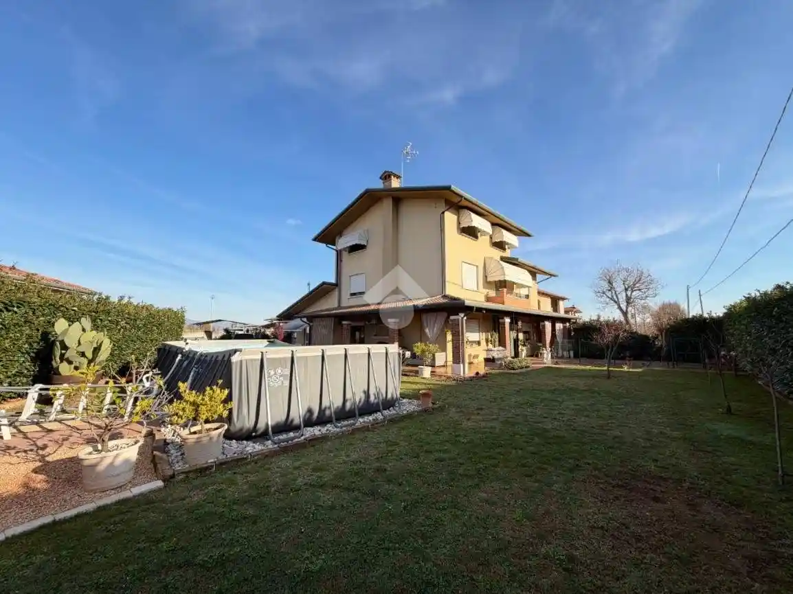 Villa bifamiliare, ottimo stato, 440 m², Vedelago - foto 2