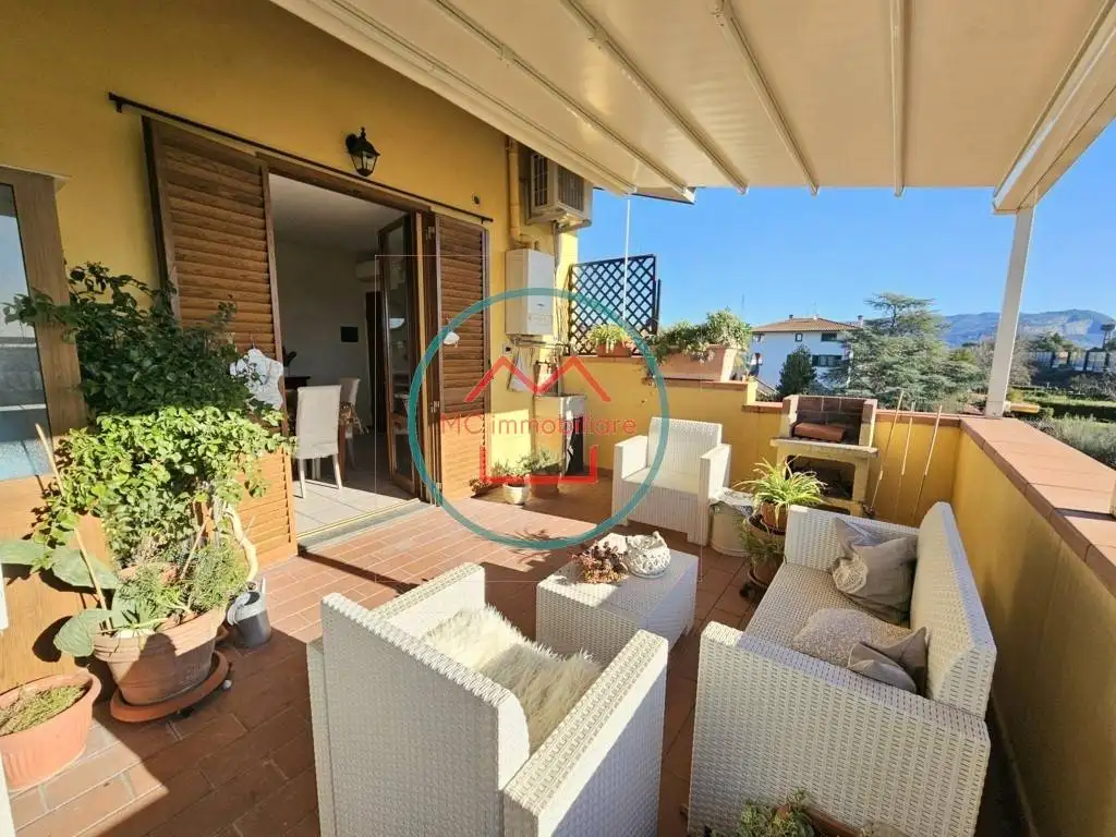 Appartamento in vendita a Massa e Cozzile