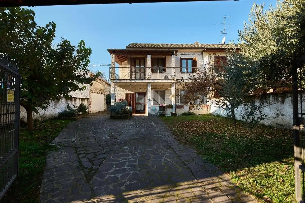 Casa indipendente in vendita a Mulazzano