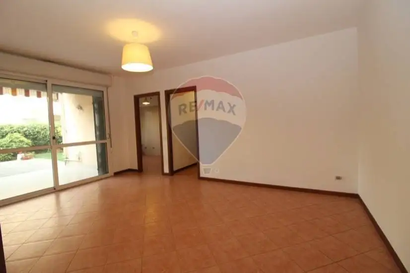 Trilocale via Ferrari 6, Centro, Arese - foto 2