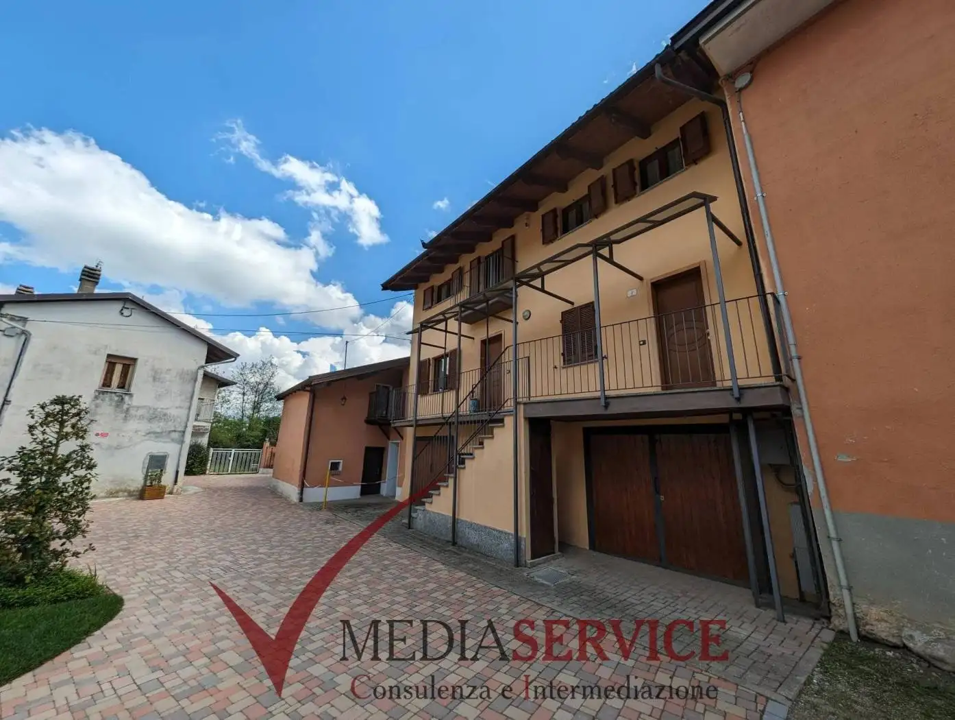 Appartamento in vendita a Roccasparvera