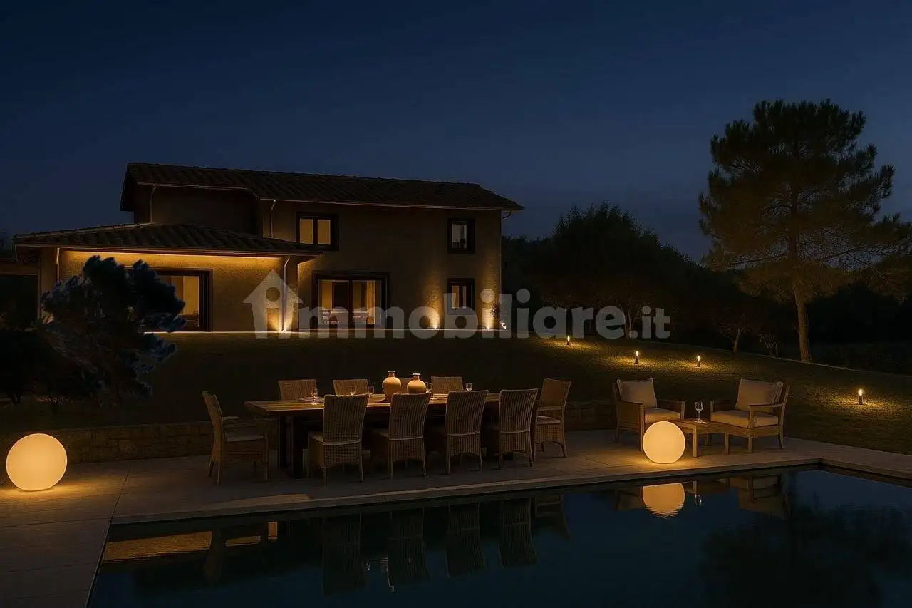 Villa in vendita a Alba