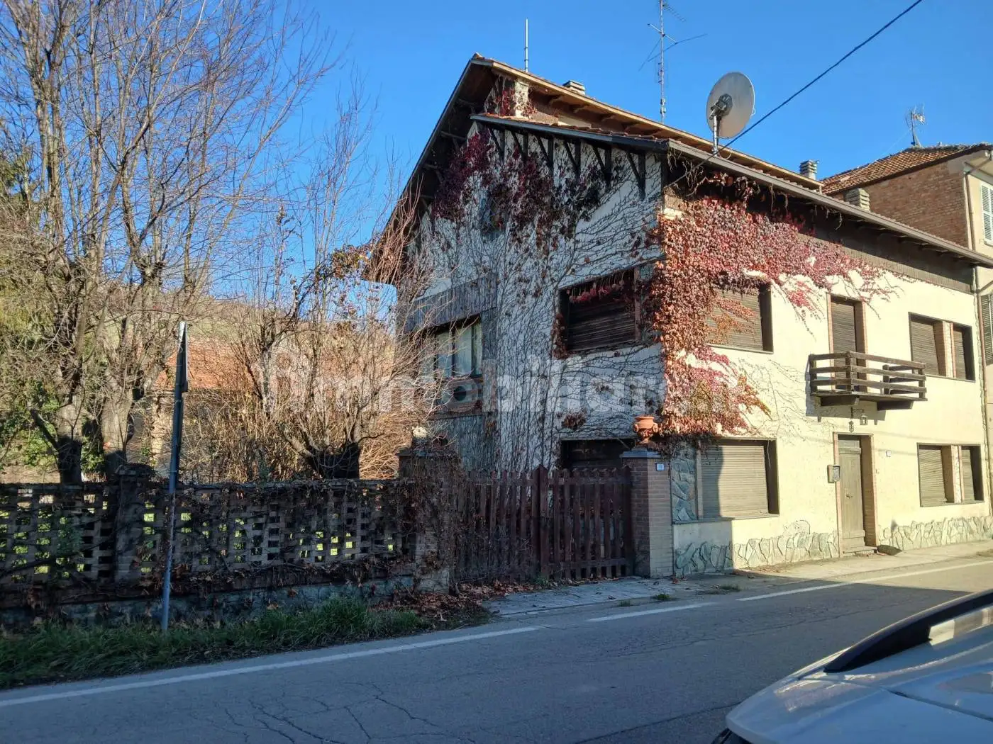 Casa indipendente in vendita a Mombaruzzo