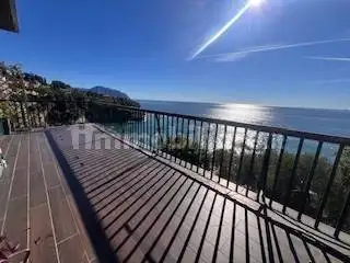 Appartamento in vendita a Pieve Ligure