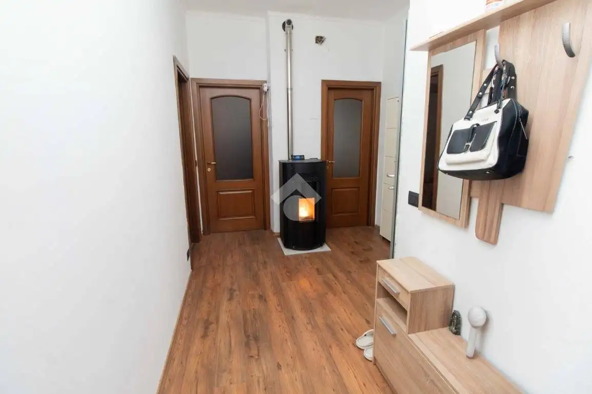 Trilocale via del Santuario 18, Centro, Leinì - foto 3