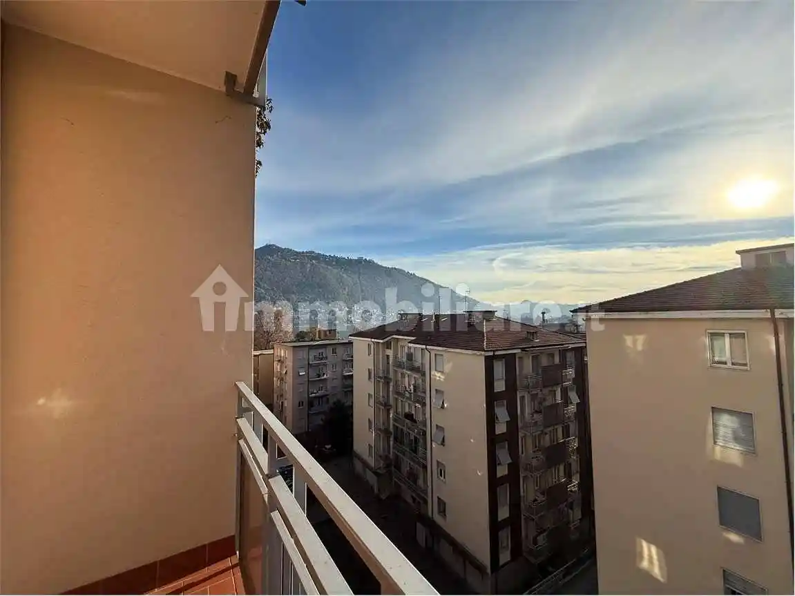 Bilocale ottimo stato, Villa Olmo, Como - foto 3