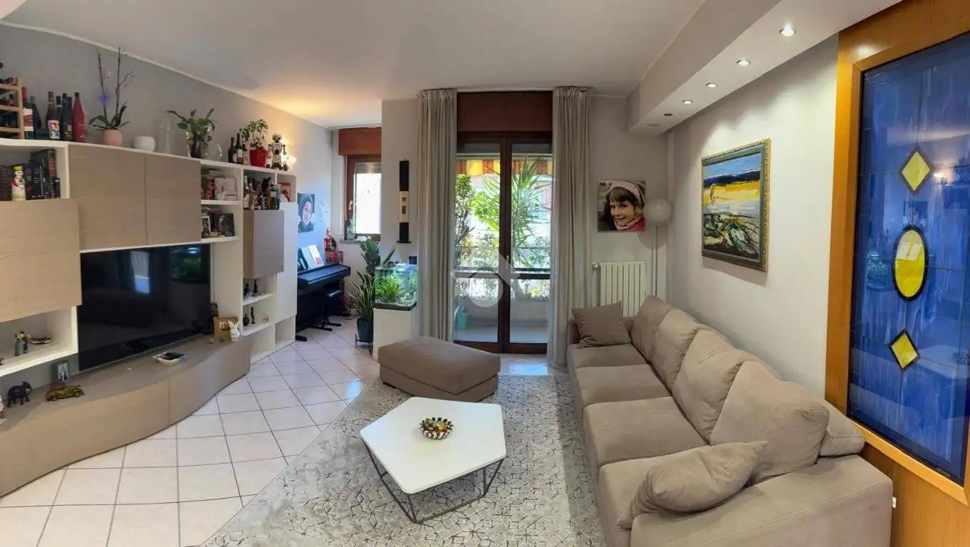 Appartamento in vendita a Rho