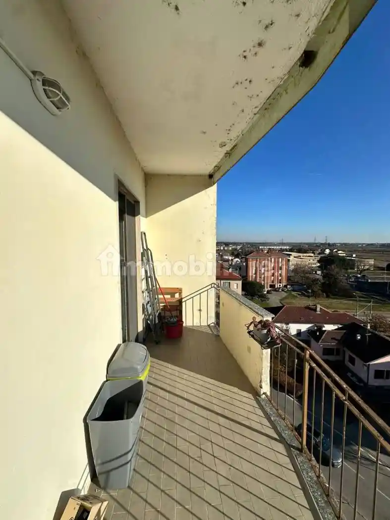 Trilocale buono stato, quinto piano, Cameri - foto 4