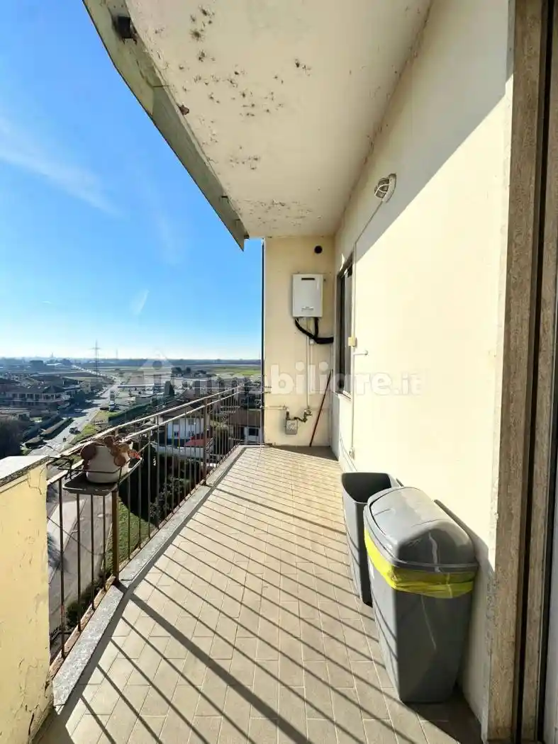 Trilocale buono stato, quinto piano, Cameri - foto 5