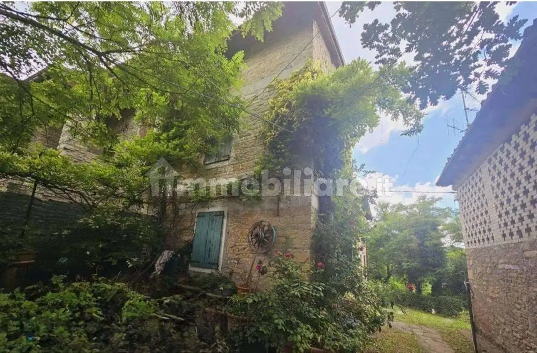 Casa indipendente in vendita a Neviano degli Arduini