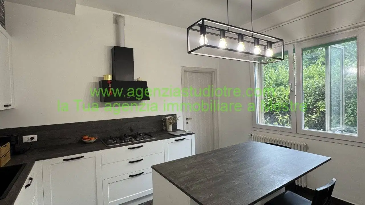 Casa indipendente in vendita a Venezia