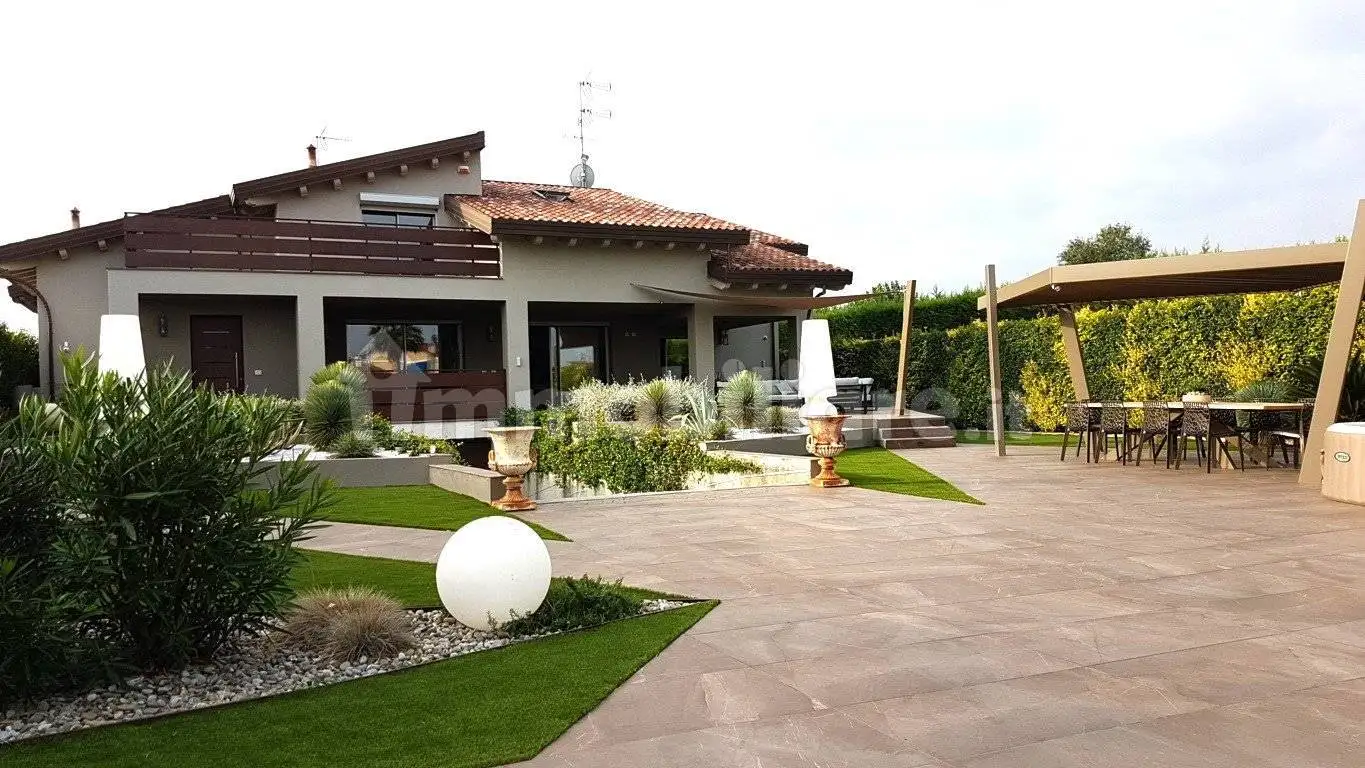 Villa in vendita a Cesenatico