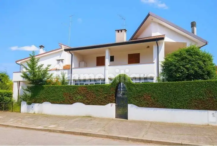 Villa in vendita a Comacchio