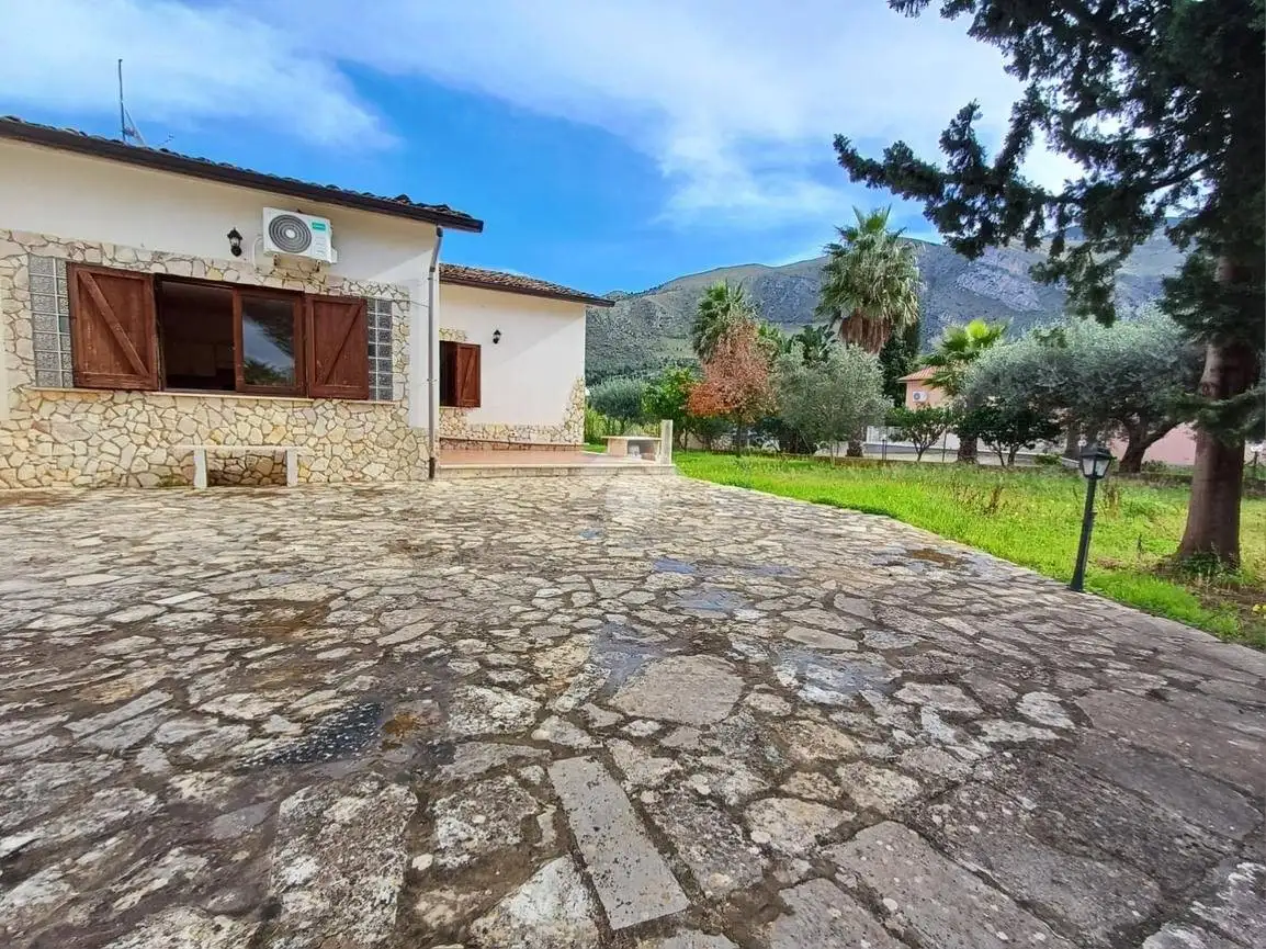 Villa in vendita a Castellammare del Golfo