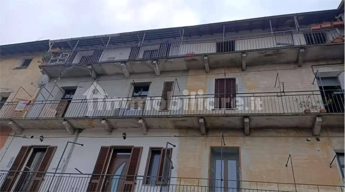 Appartamento in asta a Varano Borghi