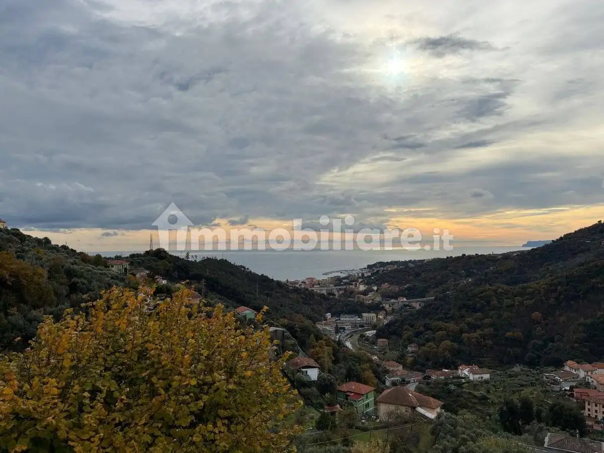 Appartamento in vendita a Varazze