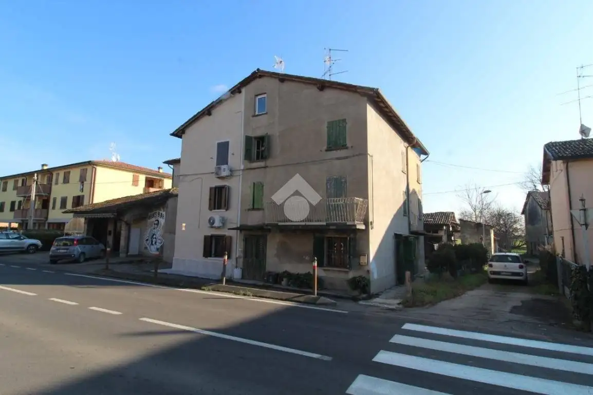 Casa indipendente in vendita a Cadelbosco di Sopra