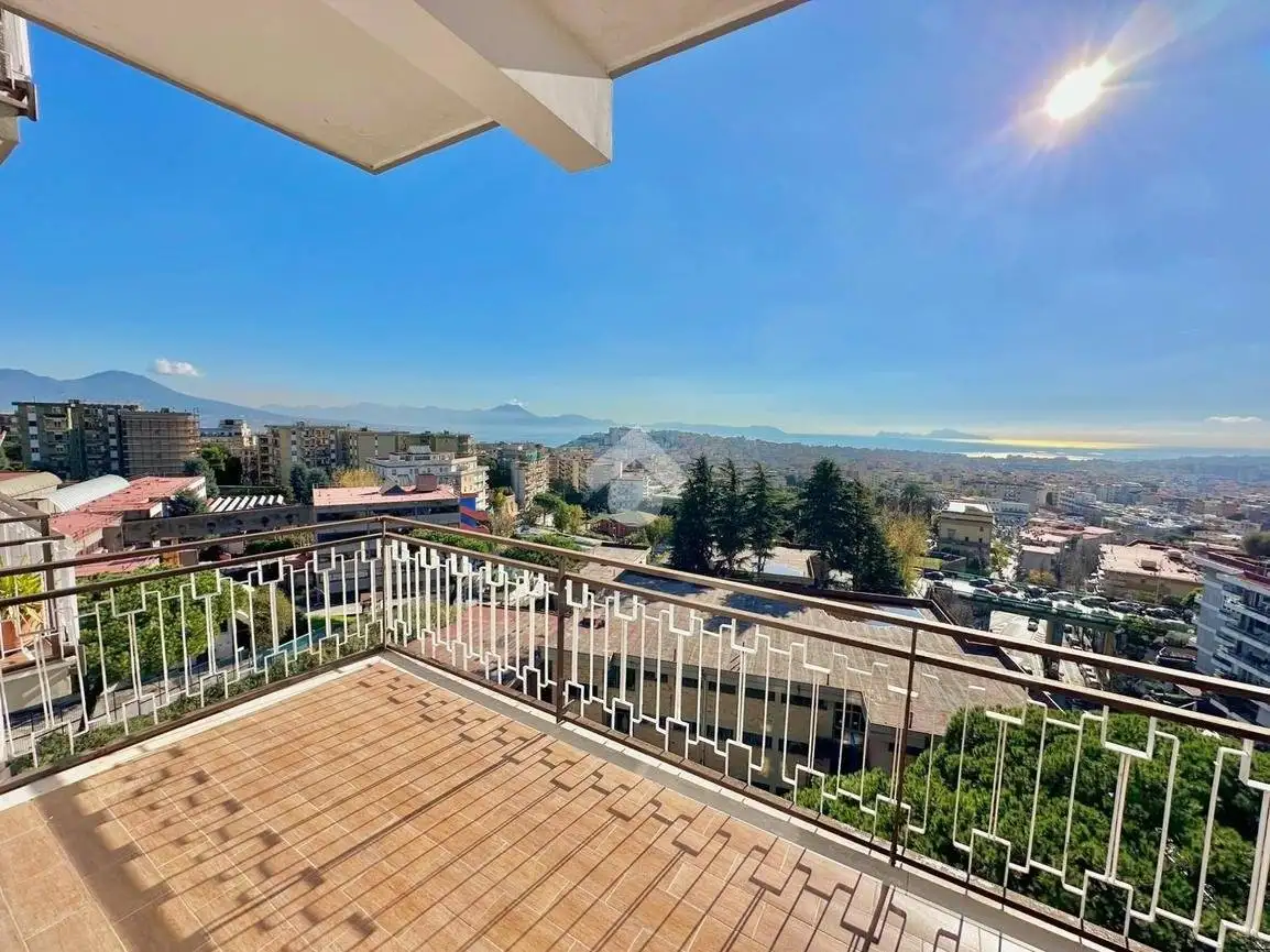 Appartamento in vendita a Napoli