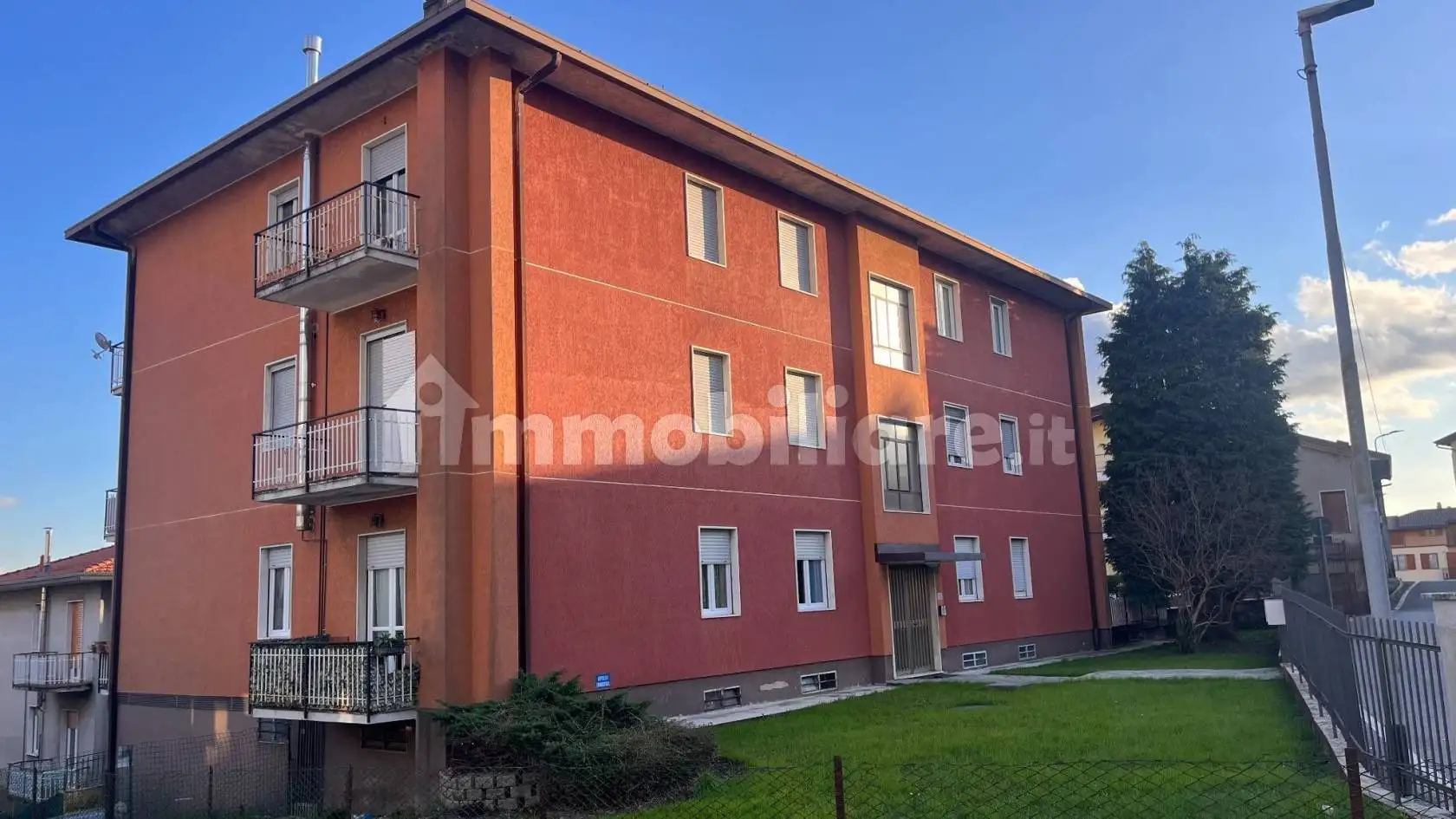 Trilocale via Castello Brianza 21, Centro, Costa Masnaga - foto 2