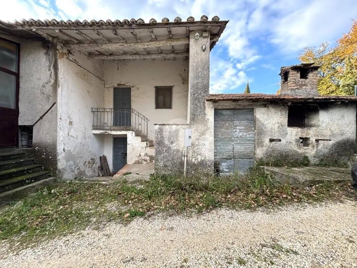 Casa indipendente in vendita a Terni
