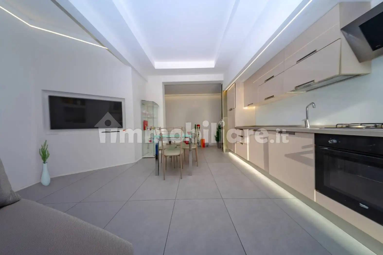 Trilocale via Monte Grappa 29, Centro, Varazze - foto 2