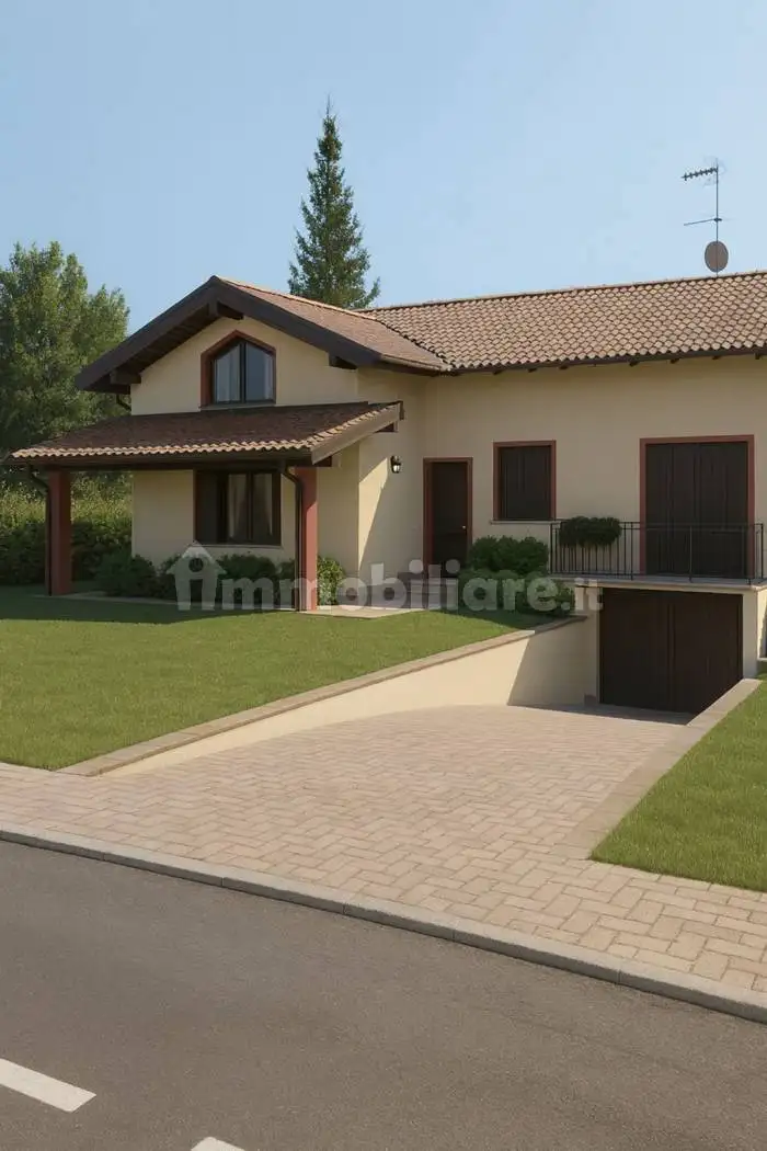 Villa in vendita a Pombia