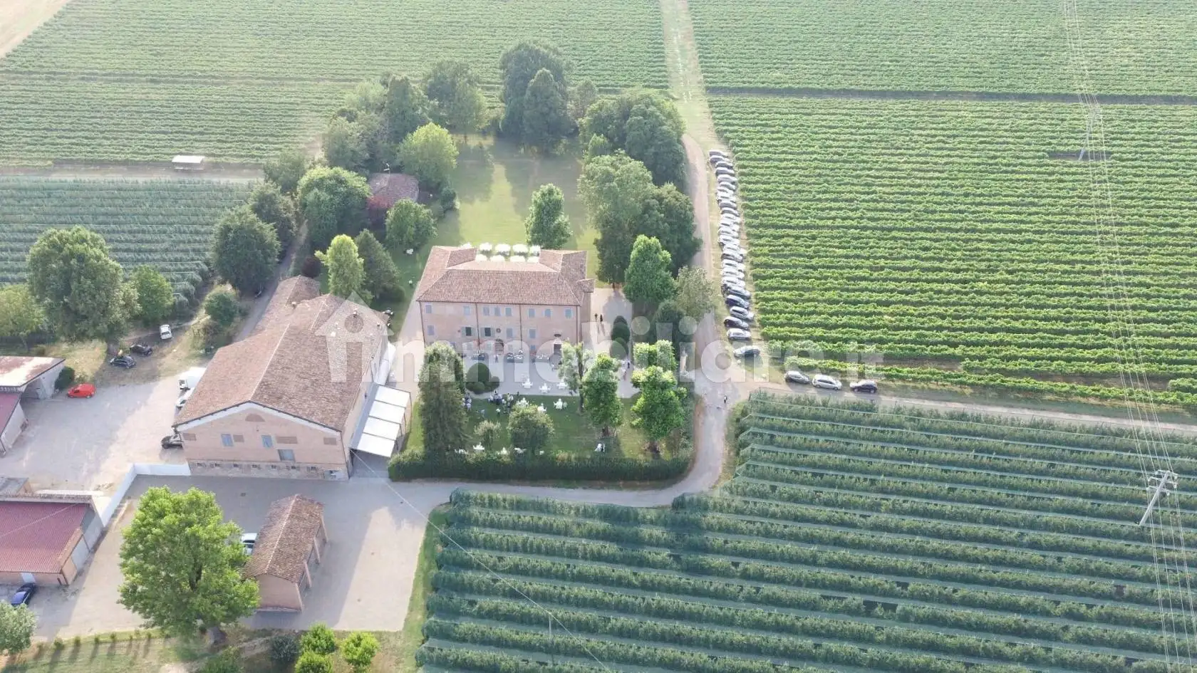 Casale, ottimo stato, 1900 m², Casalgrande - foto 2