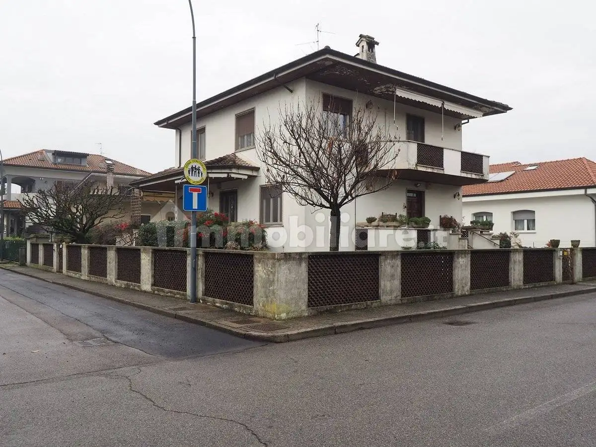 Villa in vendita a Inzago
