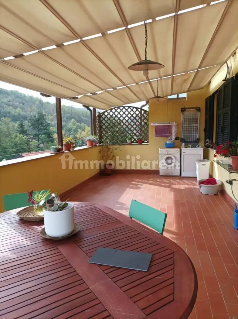 Appartamento in vendita a Vezzano Ligure