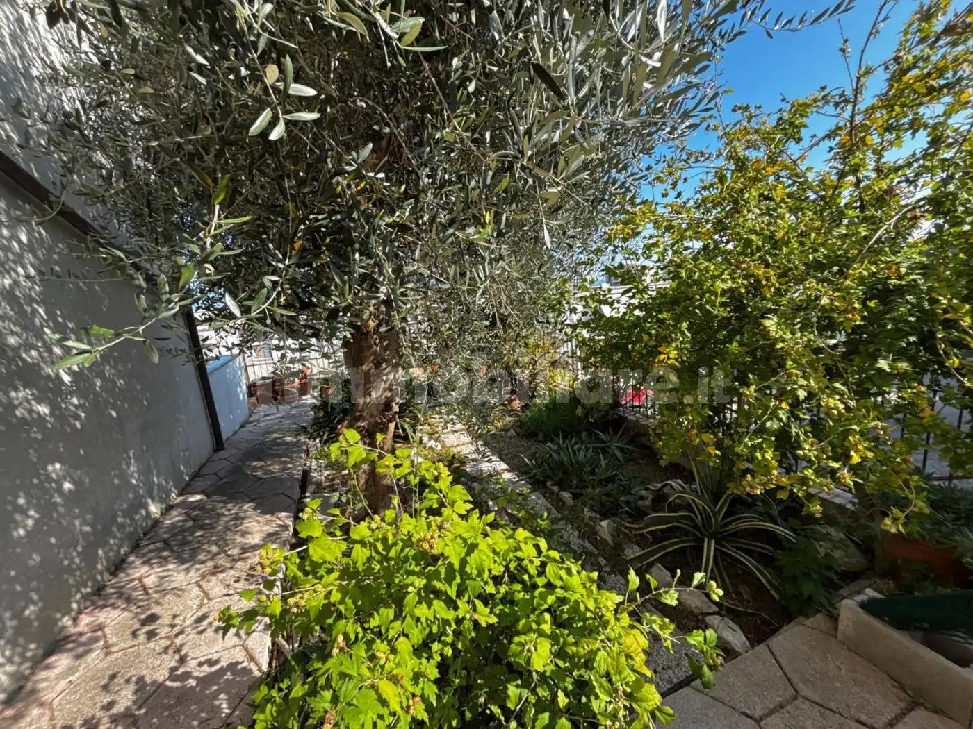 Appartamento in vendita a Falconara Marittima