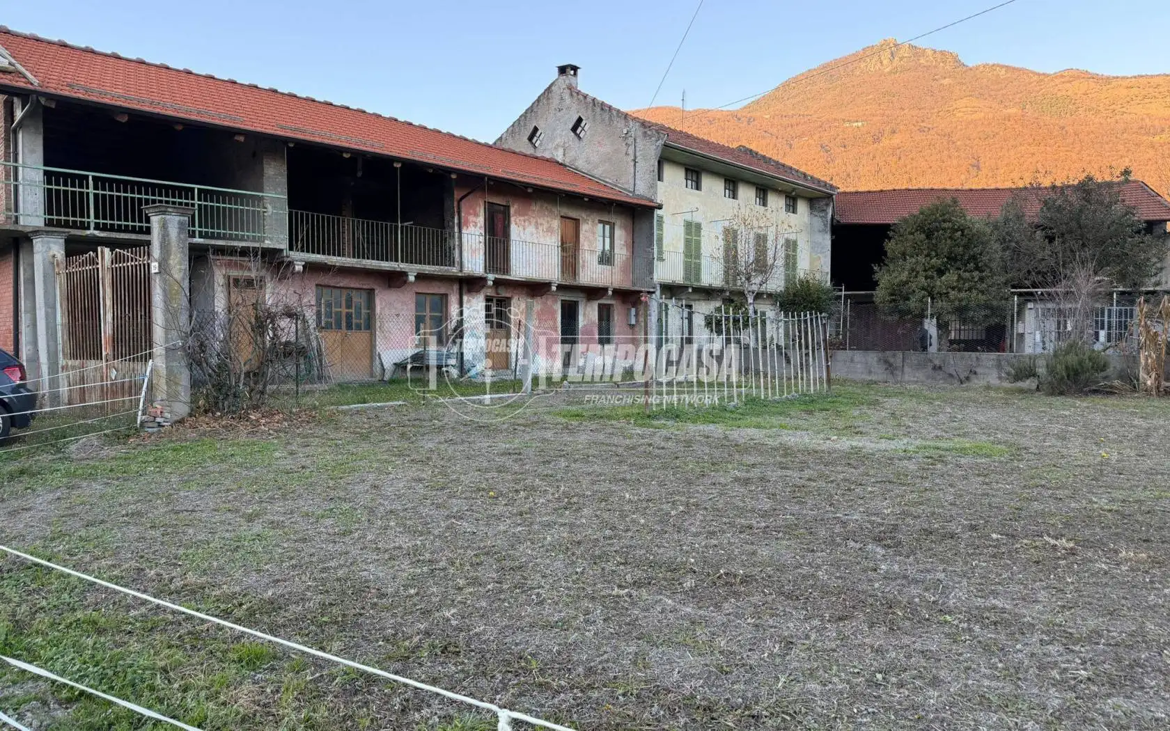 Rustico - Casale in vendita a Sant'Ambrogio di Torino