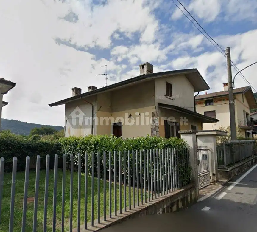 Villa in asta a Concesio