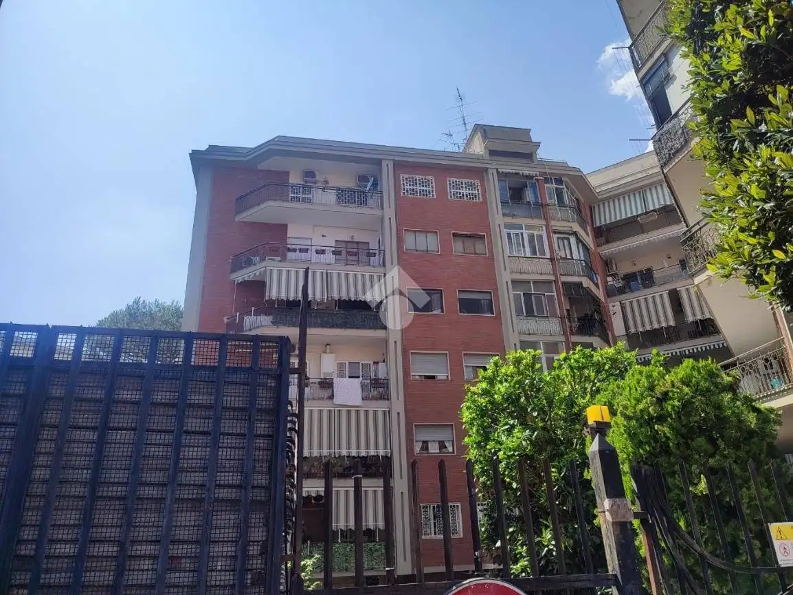 Appartamento in vendita a Napoli