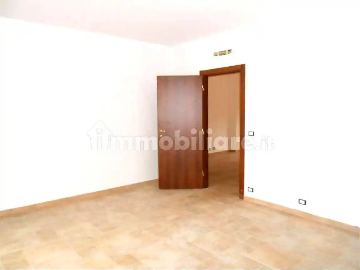 Quadrilocale via Zara, 24, San Pietro, Moncalieri - foto 2