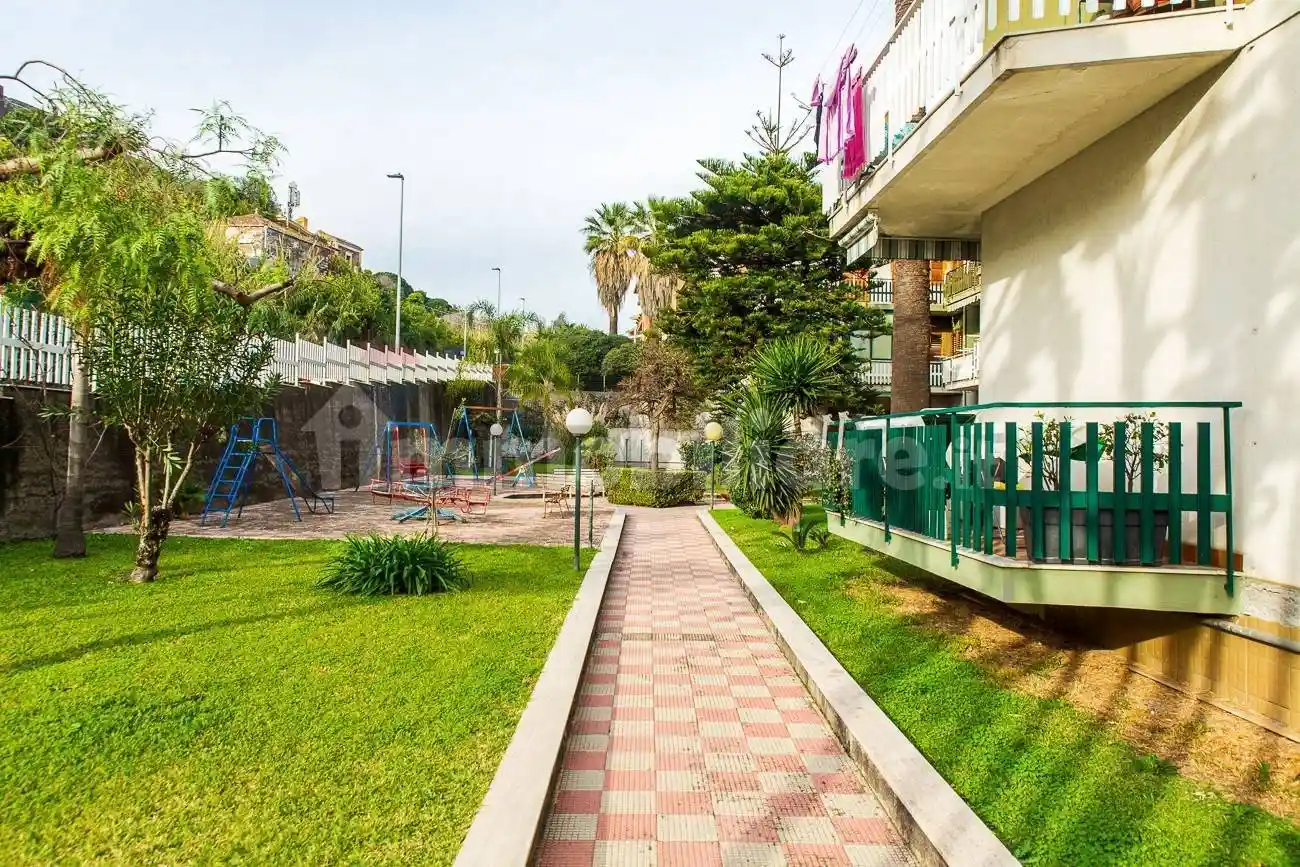 Appartamento in vendita a Aci Catena