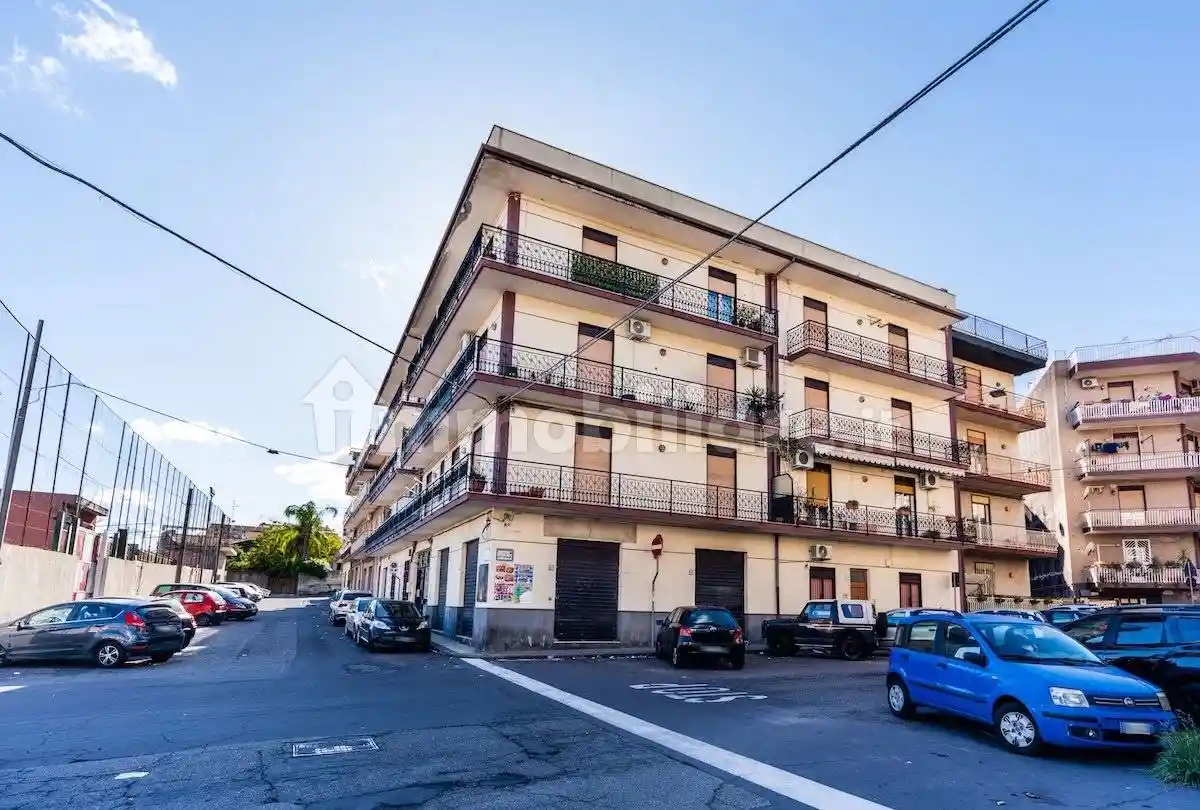 Appartamento in vendita a Aci Catena