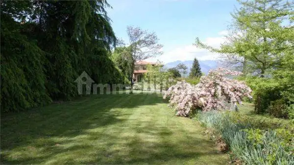 Villa in vendita a Stresa
