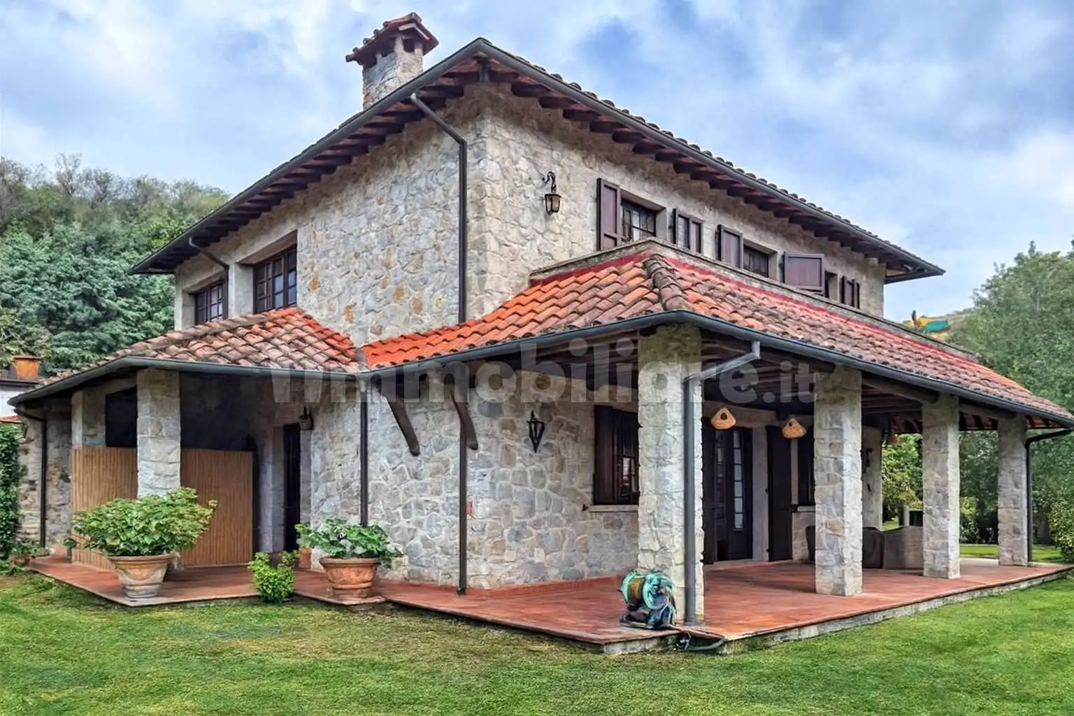 Villa in asta a Camaiore