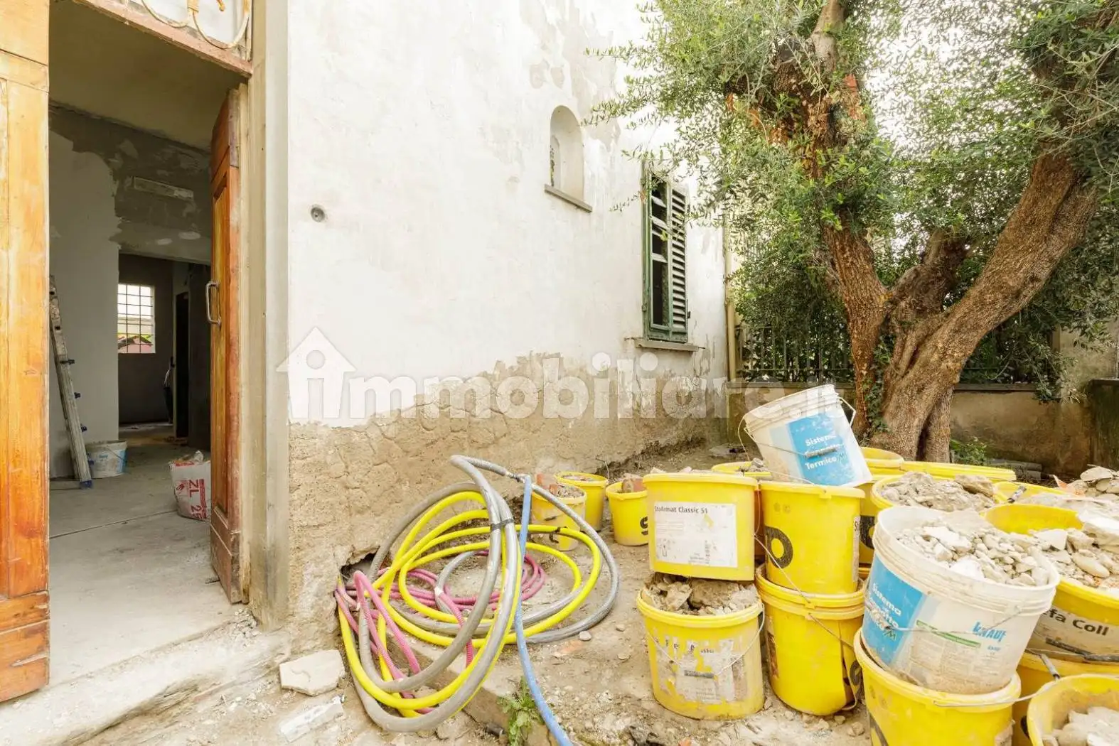 Casa indipendente in vendita a Campi Bisenzio