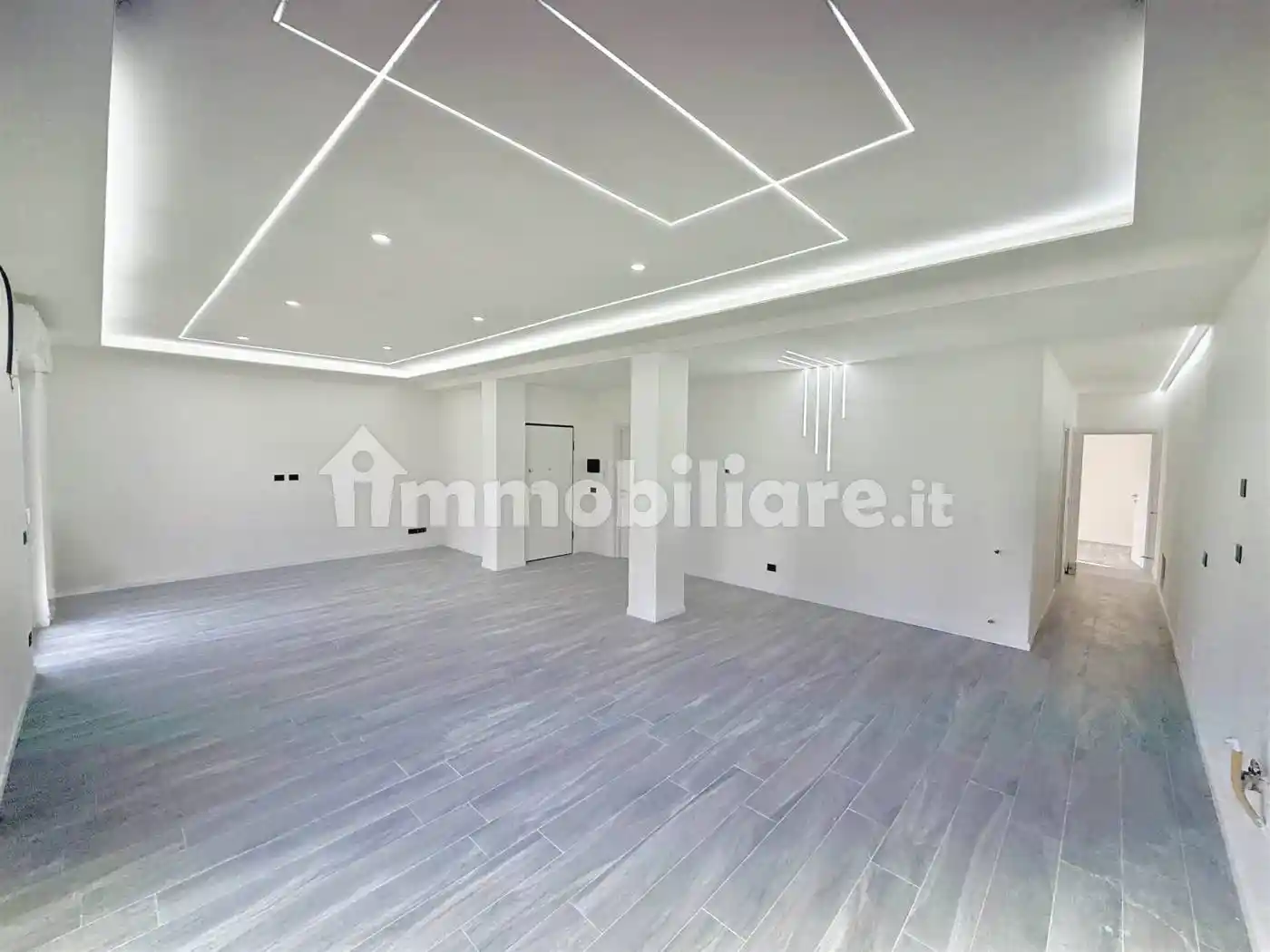 Quadrilocale via Regina Elena 119, Centro, Belpasso - foto 2