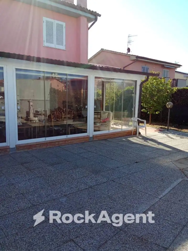 Villa unifamiliare, buono stato, 233 m², 167 Ovest, Campi Alti, Follonica - foto 2