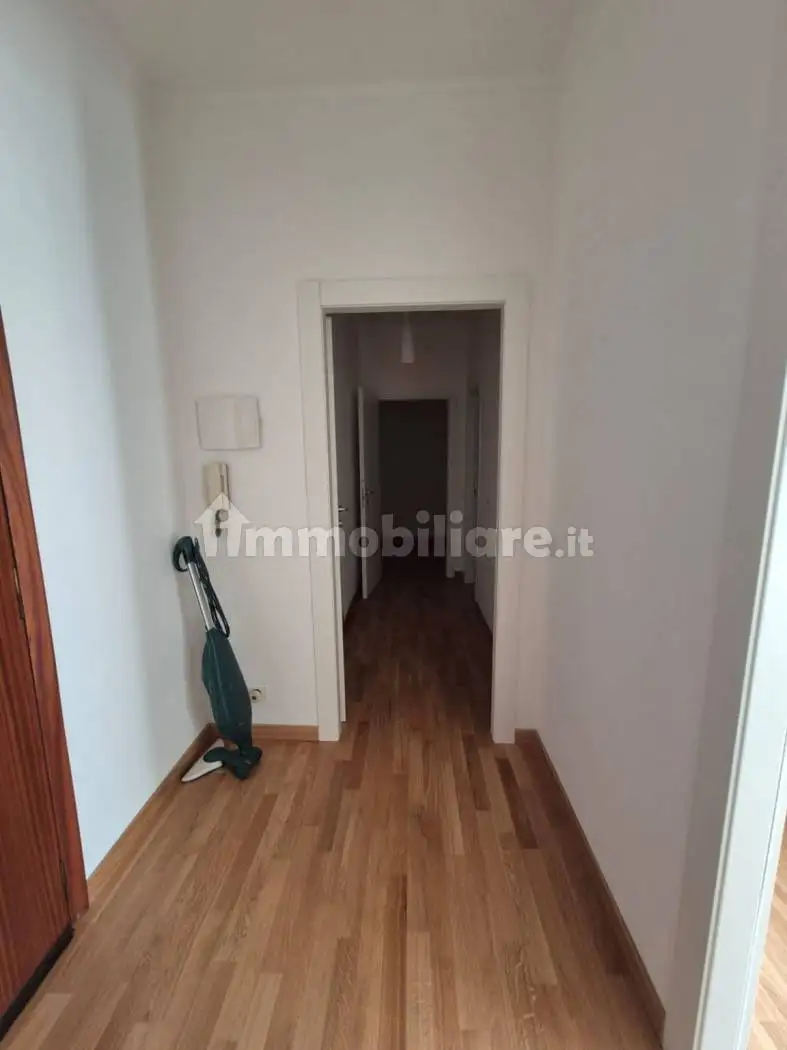 Bilocale piazza Vincenzo Moscatelli, Centro, Borgosesia - foto 5