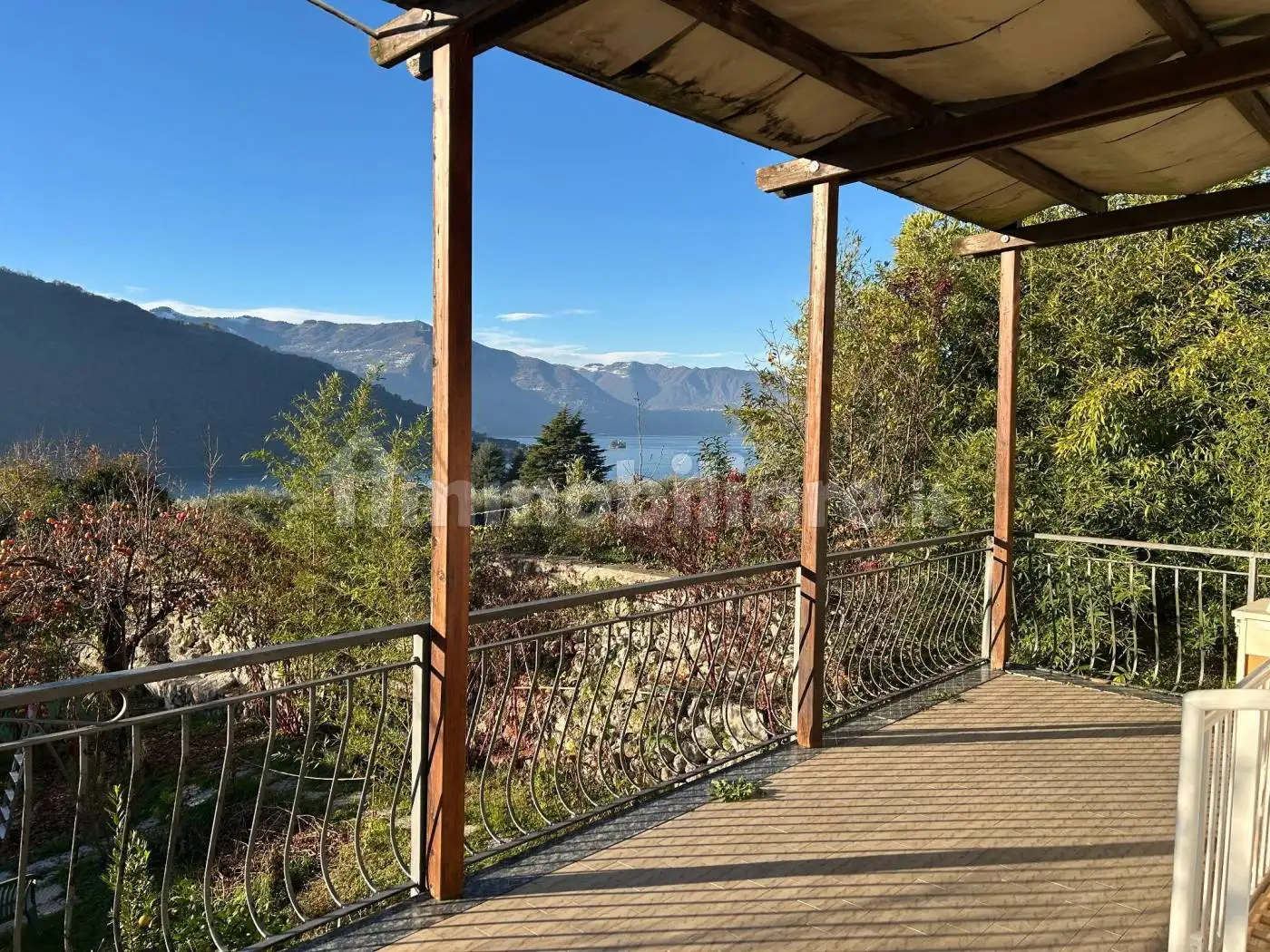 Appartamento in vendita a Sale Marasino