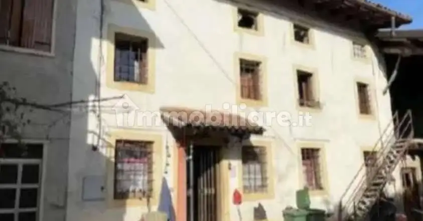 Palazzo - Stabile in asta a Montecchio Maggiore