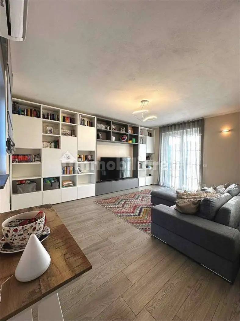 Villa in vendita a Oleggio