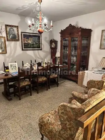 Casa indipendente in vendita a Prato