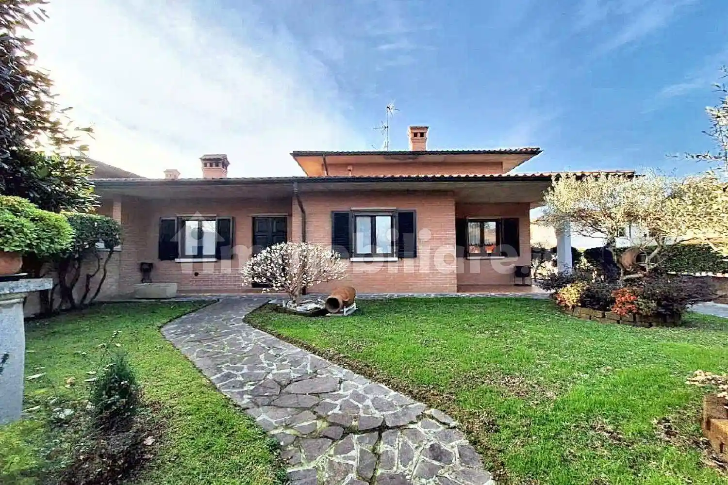 Casa indipendente in vendita a Pandino