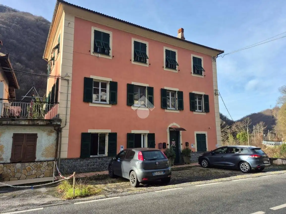 Appartamento in vendita a Montoggio