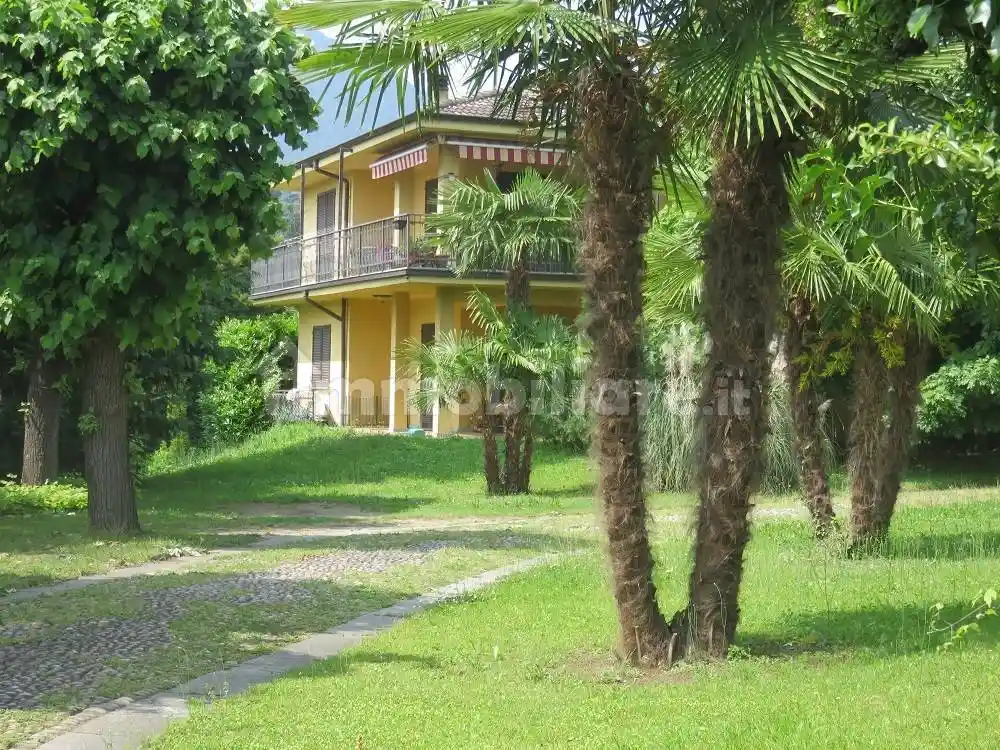 Villa unifamiliare, buono stato, 300 m², Centro, Erba - foto 2