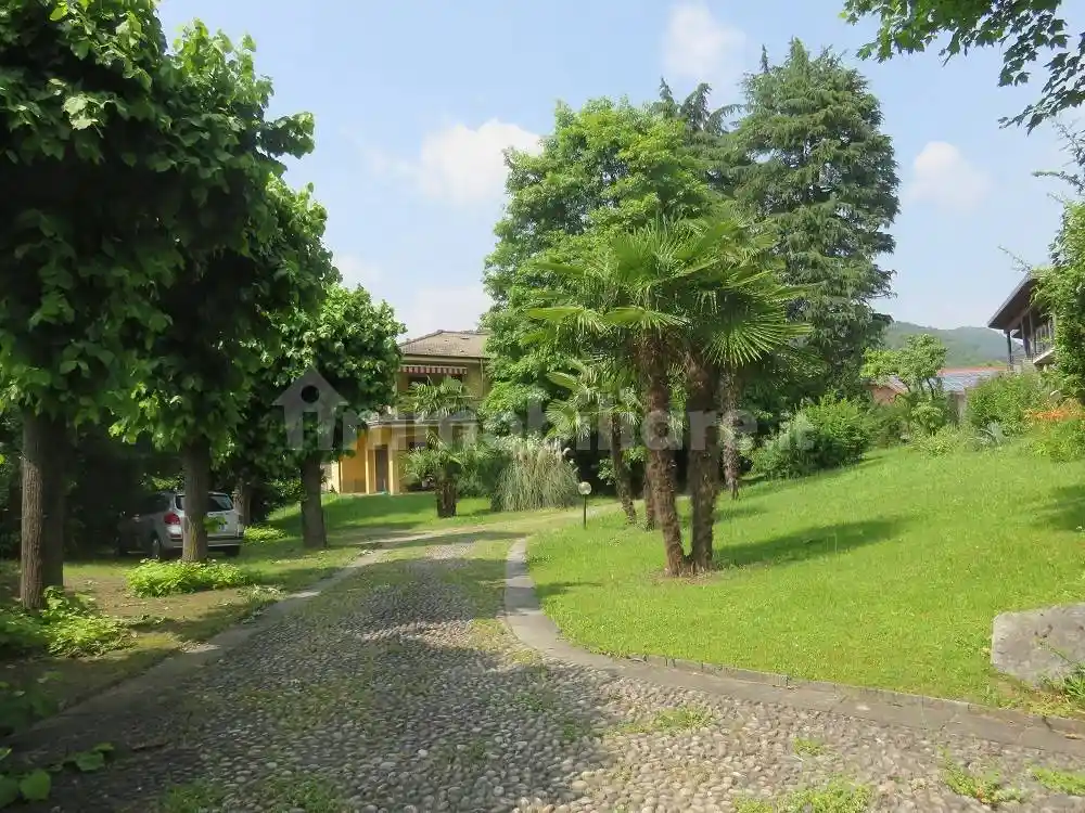 Villa unifamiliare, buono stato, 300 m², Centro, Erba - foto 3